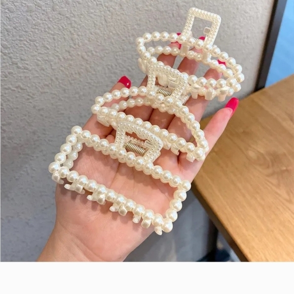 New. Imitation Pearl Geometric Hair Claws - Picture 2 of 2